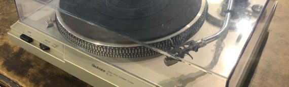 TECHNICS SL-D1 TURNTABLE